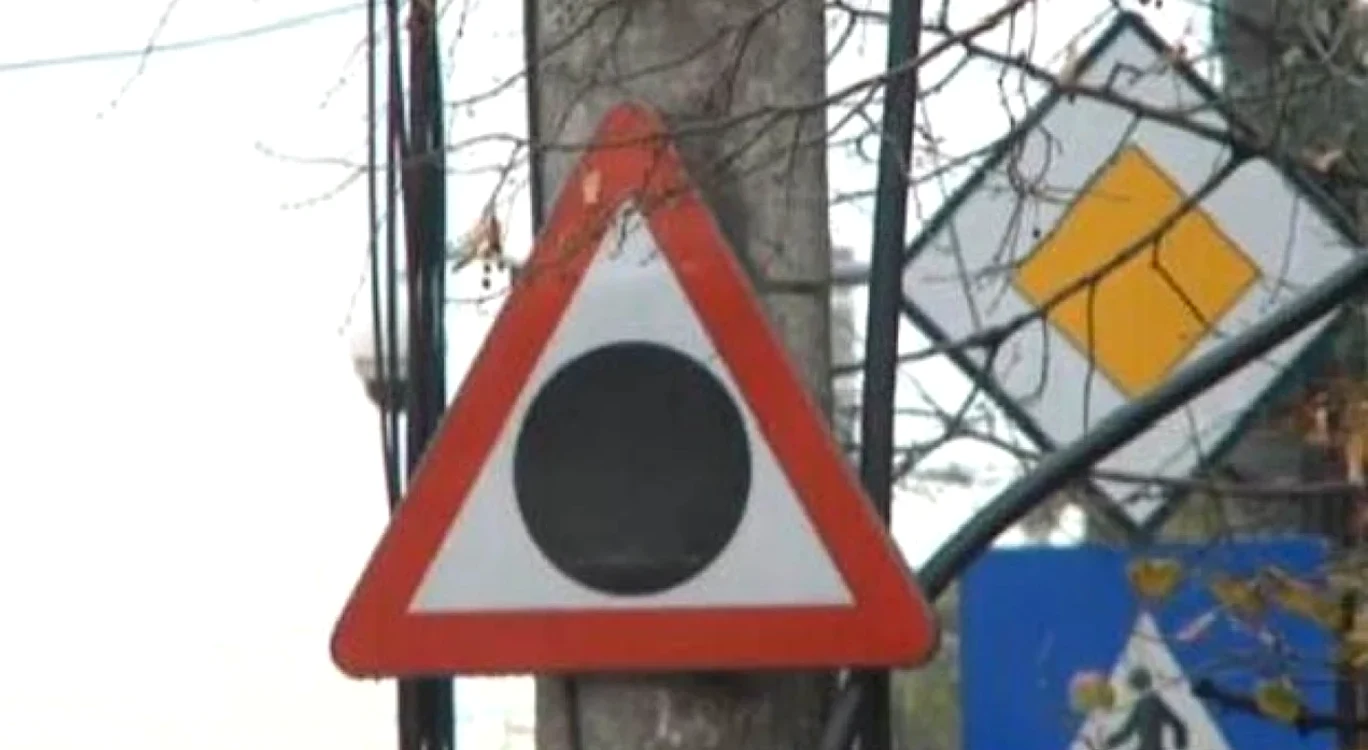 Indicator zonă cu risc de accidente