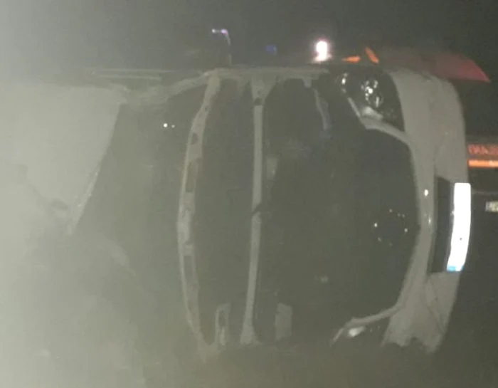
    Un microbuz care avea 17 persoane la bord s-a răsturnat în județul TeleormanFoto: IPJ Teleorman  
