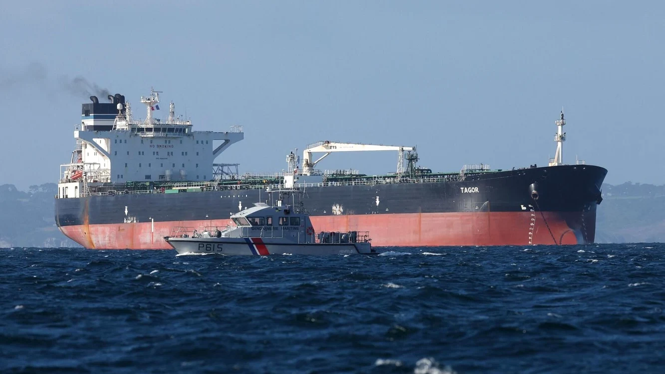 Comandantul rus al unui petrolier rusesc interceptat de Franţa a fost reţinut