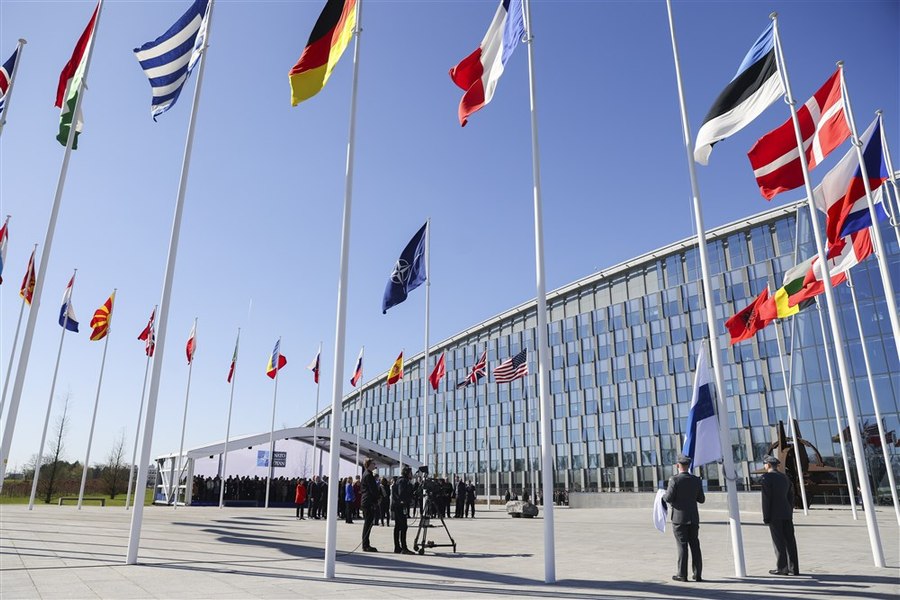 Aliații din prima linie a NATO se tem că ar putea fi următorii vizați de Rusia și se pregătesc de luptă