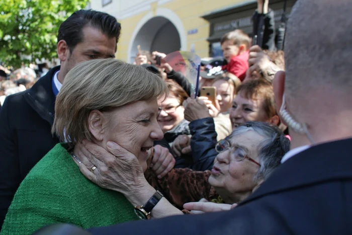 Merkel, baie de mulţime la Sibiu FOTO Inquam