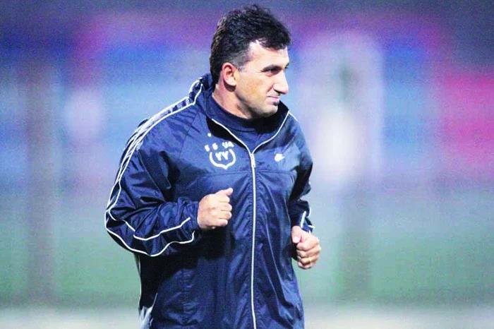 
    Yuksel Yeşilova  