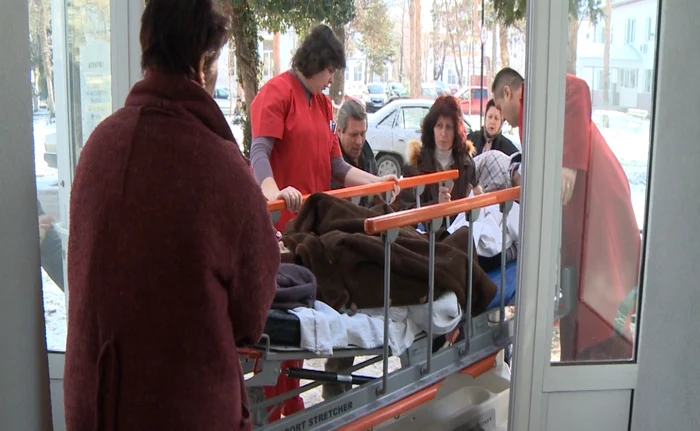 Medicii abia fac faţă numărul mare de internări: foto Adevărul