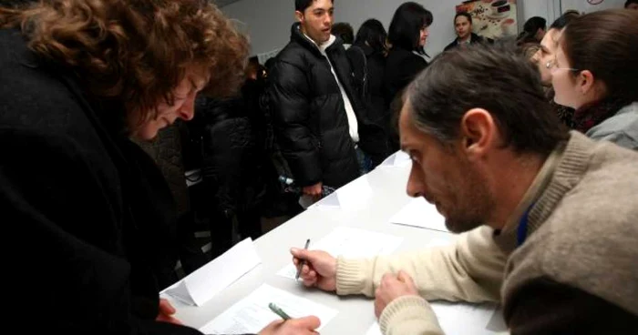 Aproape 5.000 de tulceni îşi caută un loc de muncă