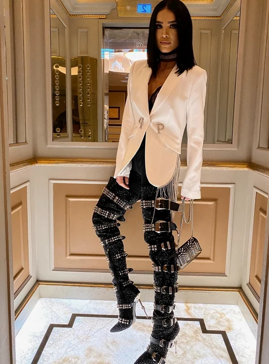 Adelina Pestrițu, în ținută Philipp Plein de peste 13.000 de euro