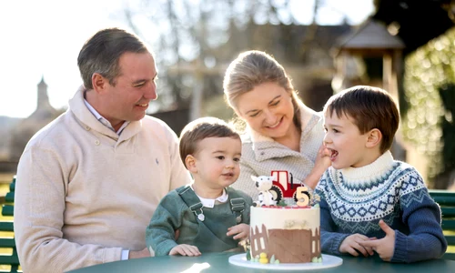 Prințesa Stephanie, Prințul Guillaume și Prințul Louis cu Prințul Charles de Luxemburg la 5 ani   FOTO Sophie MargueMarea Curte Ducală (8) jpg