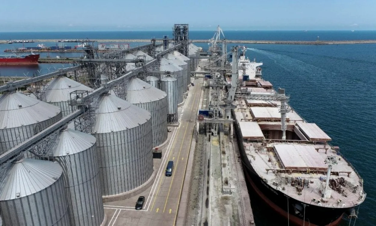 comvex-terminal-portuar-cereale.jpg