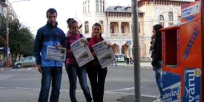 Buzău: Buzoienii au luat cu asalt standurile „Adevărului de Seară”