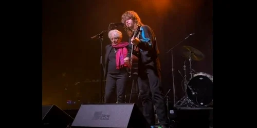 Joan Baez si Jesse Welles captura TikTok jpg