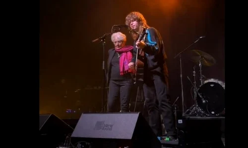 Joan Baez si Jesse Welles captura TikTok jpg