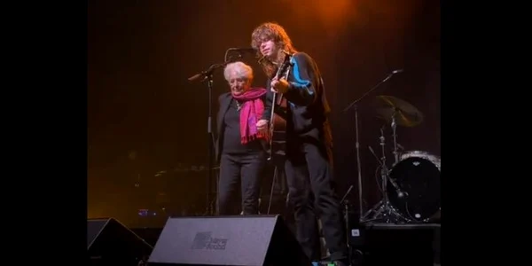 Joan Baez si Jesse Welles captura TikTok jpg