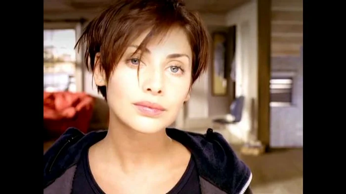 Natalie Imbruglia crop hairstyle jpeg