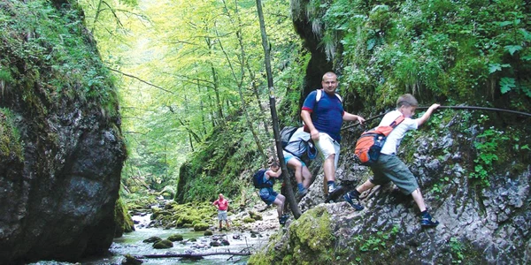 Pentru un sejur reuşit la munte, turiştii trebuie să-şi ia câteva măsuri de siguranţă