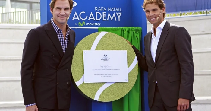 Roger Federer a fost invitat de Rafael Nadal la inaugurarea şcolii de tenis FOTO EPA