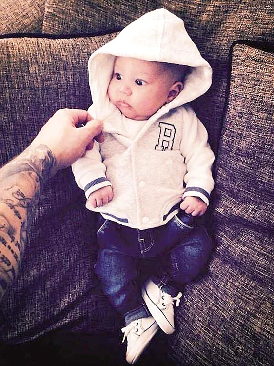 Dominic, băieţelul de două luni al Antoniei şi al lui Alex Velea