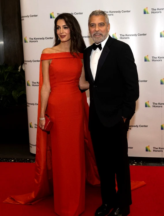 Amal Clooney si George Clooney la gala Kennedy Center de la Casa Alba   profimedia 0742223545 jpg