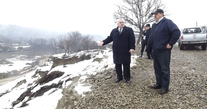 Prefectul Cătălin Popescu a fost în zonă să vadă situaţia la faţa locului