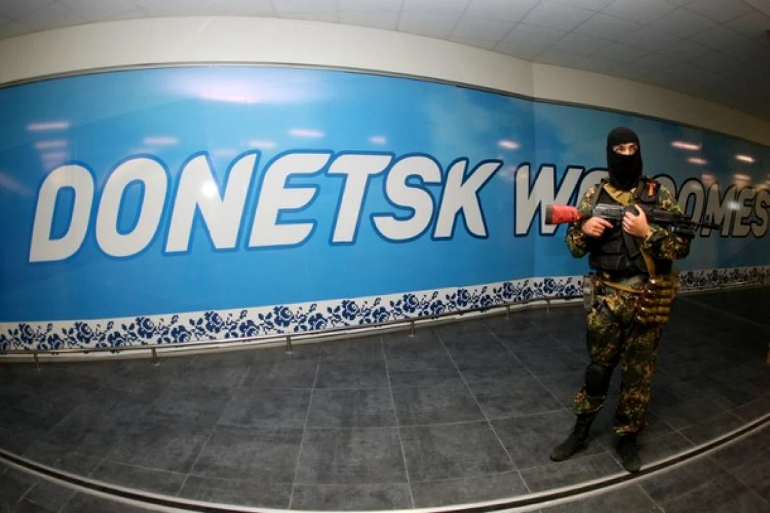 Separatiştii au pus stăpânire pe aeroportul din Doneţk FOTO AFP