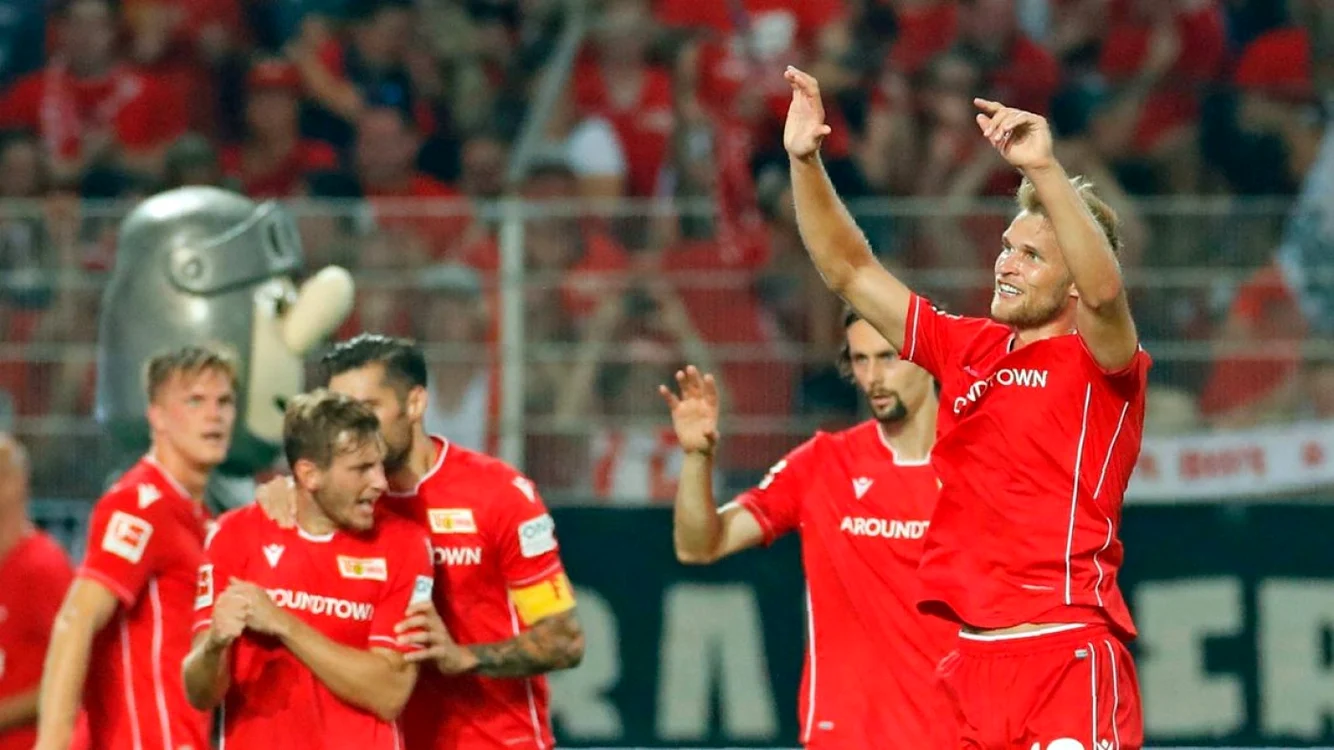 FOTO bundesliga.com