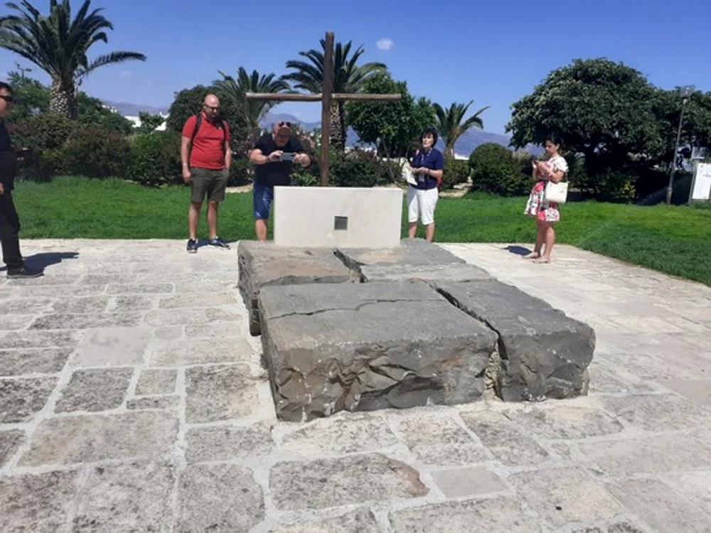 
    Mormântul lui Nikos Kazantzakis  
