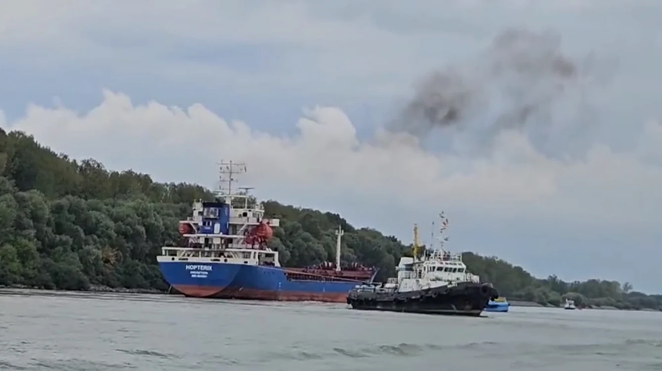Navă eșuată pe Canalul Sulina Foto: Captură Video Facebook