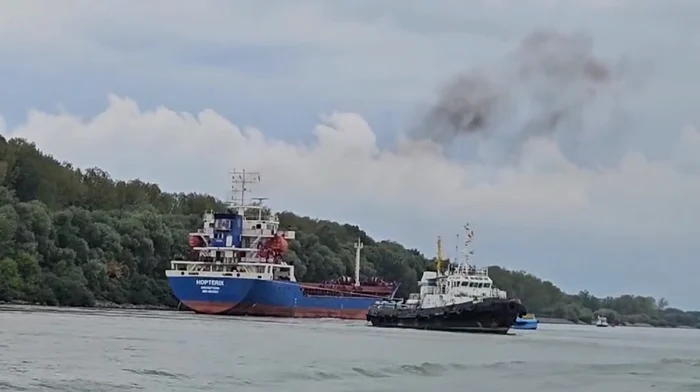 Navă eșuată pe Canalul Sulina Foto: Captură Video Facebook