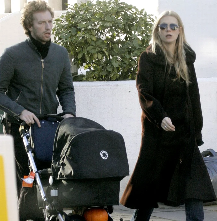 Gwyneth, pe stradă la plimbare cu un cărucior de 880 de dolari