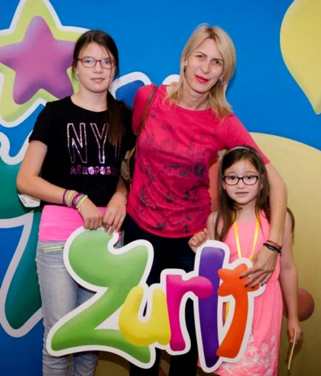 monica iagar doua fete jpeg