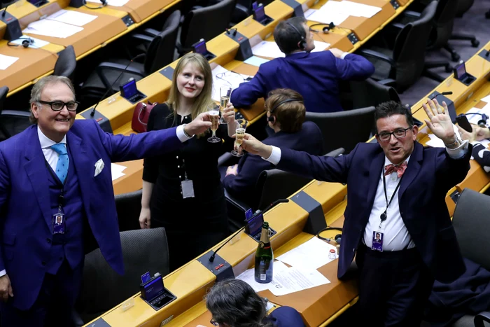 
    621 de europarlamentari au votat miercuri în favoarea acordului Brexit: la 31 ianuarie Marea Britanie părăsește UEfoto: Profimedia  