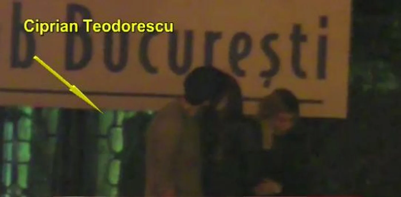 Ciprian Teodorescu se sărută cu amanta în plină stradă (captură: Acasă TV)