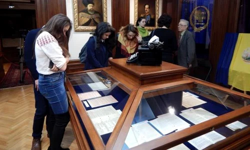Universitatea Al I Cuza din Iași a avut ideea să deschidă o expoziție cu tema ”Student în comunism” pentru ca și generația tânără să afle cum se studia în totalitarism  jpeg