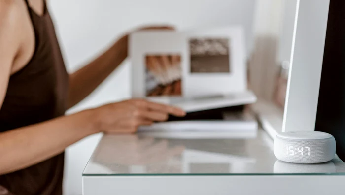 Asistenta AI Alexa a fost întrebată, cel mai des în 2025, „ce este AI” / foto: Pexels