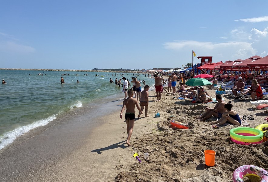 Alertă pe o plajă din Eforie Sud. Posibile rămășițe de dronă au fost găsite de un pescar