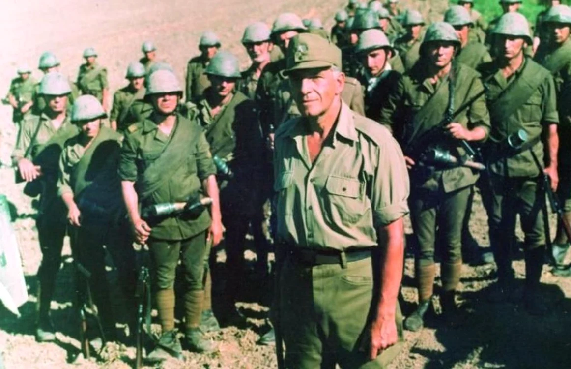 Sergiu Nicolaescu în rolul generalului Marinescu