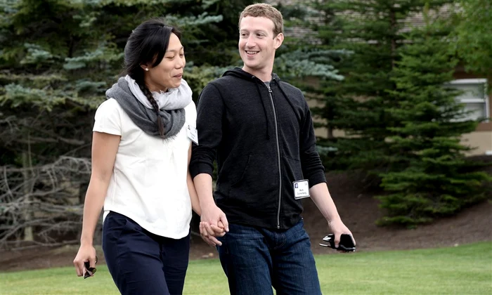 Mark Zuckerberg si sotia Priscilla Chan  Foto EPA EFE jpg
