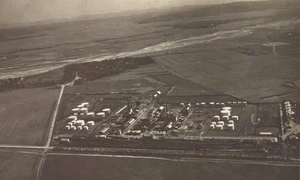 Vedere aeriană a rafinăriei Vega din Ploiești, în perioada interbelică (© iMAGO Romaniae)