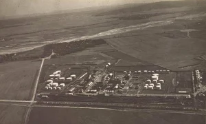 Vedere aeriană a rafinăriei Vega din Ploiești, în perioada interbelică (© iMAGO Romaniae)