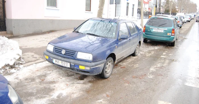 Maşina MAI era parcată pe trecerea de pietoni