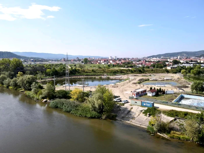 Parcul Trei Lacuri din zona de nord a municipiului Râmnicu Vâlcea de pe malul Oltului Foto Daciana S