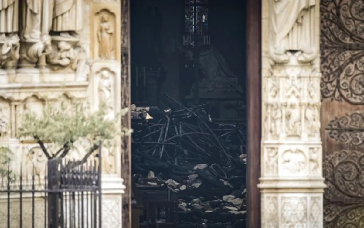 Catedrala Notre Dame după incendiu / FOTO EPA - EFE / 16 apr 2019