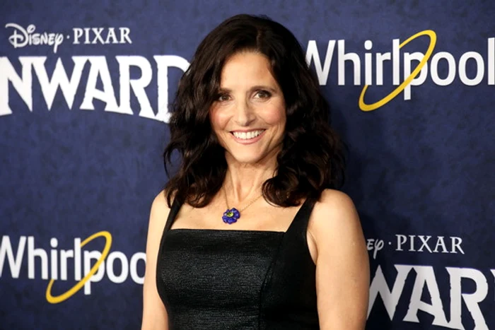 
    Serialul de succes a avut 180 de episoade, de-a lungul a 9 sezoane   