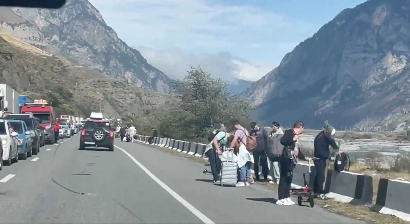 Mulți cetățeni ruși s-au refugiat în Georgia după mobilizarea din toamnă FOTO Captură Twitter