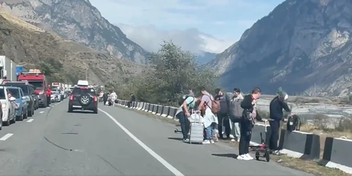Trecerea vamă Rusia - Georgia FOTO: Captură Twitter