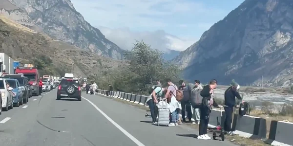 Trecerea vamă Rusia - Georgia FOTO: Captură Twitter