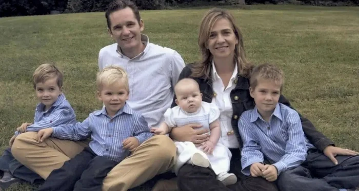 Fotografia cu Infanta Cristina și Iñaki, din care a fost copiat copilul. FOTO: Casa Regală spaniolă