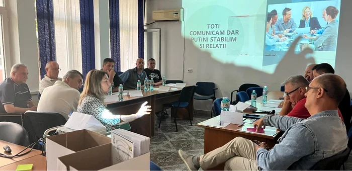 Cursul a fost susţinut de un expert în comunicare FOTO Spitalul Roman