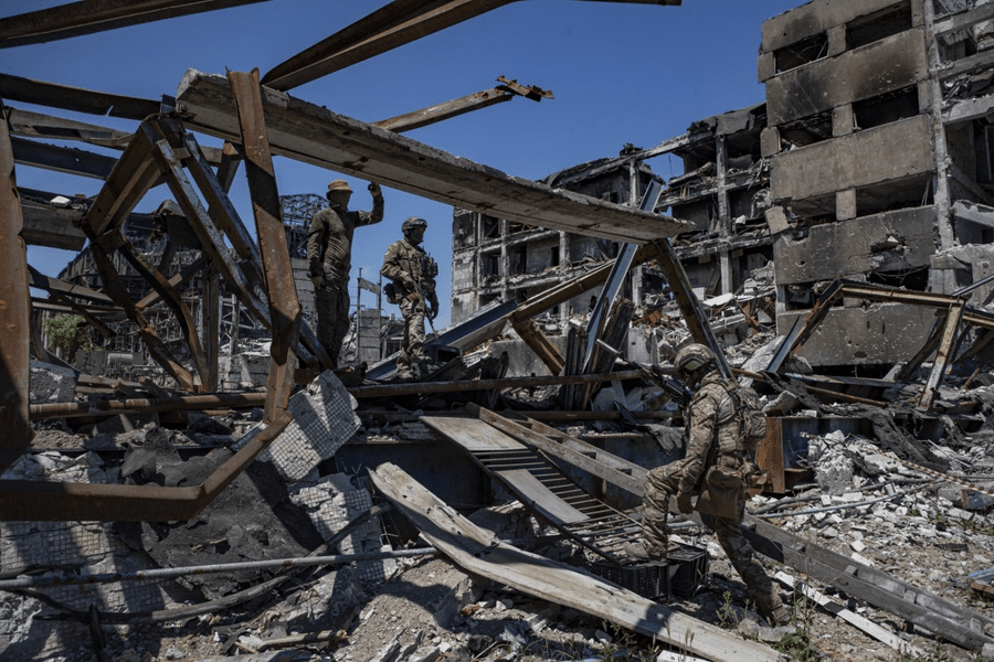 Explozii inexplicabile la Mariupol, oraș situat pe o rută logistică cheie pentru armata rusă