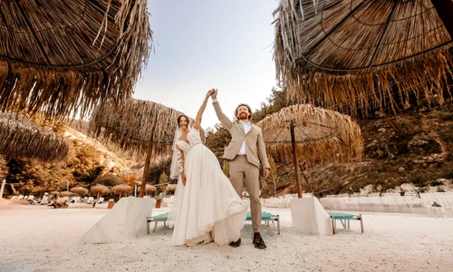 Cu cât timp înainte trebuie sa rezervi o nuntă pe plajă pentru a evita compromisurile jpg