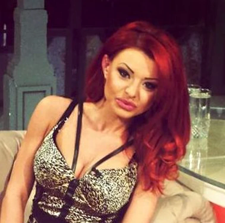 
    Anamaria Mocanu a renuntat la roşcat (foto:Facebook)  