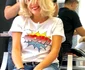 Cu Dana Săvuică. Blondul și tunsoarea scurtă i se potrivesc